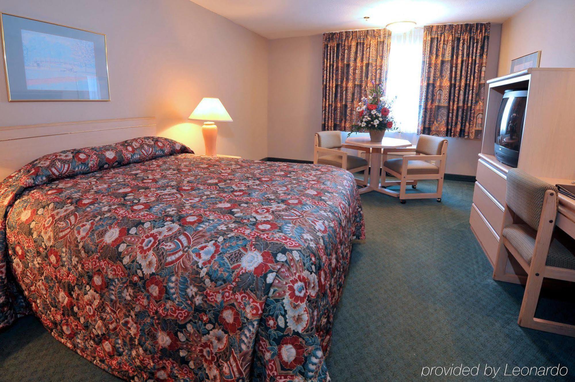 Shilo Inn Suites Hotel - Nampa Suites Habitación foto