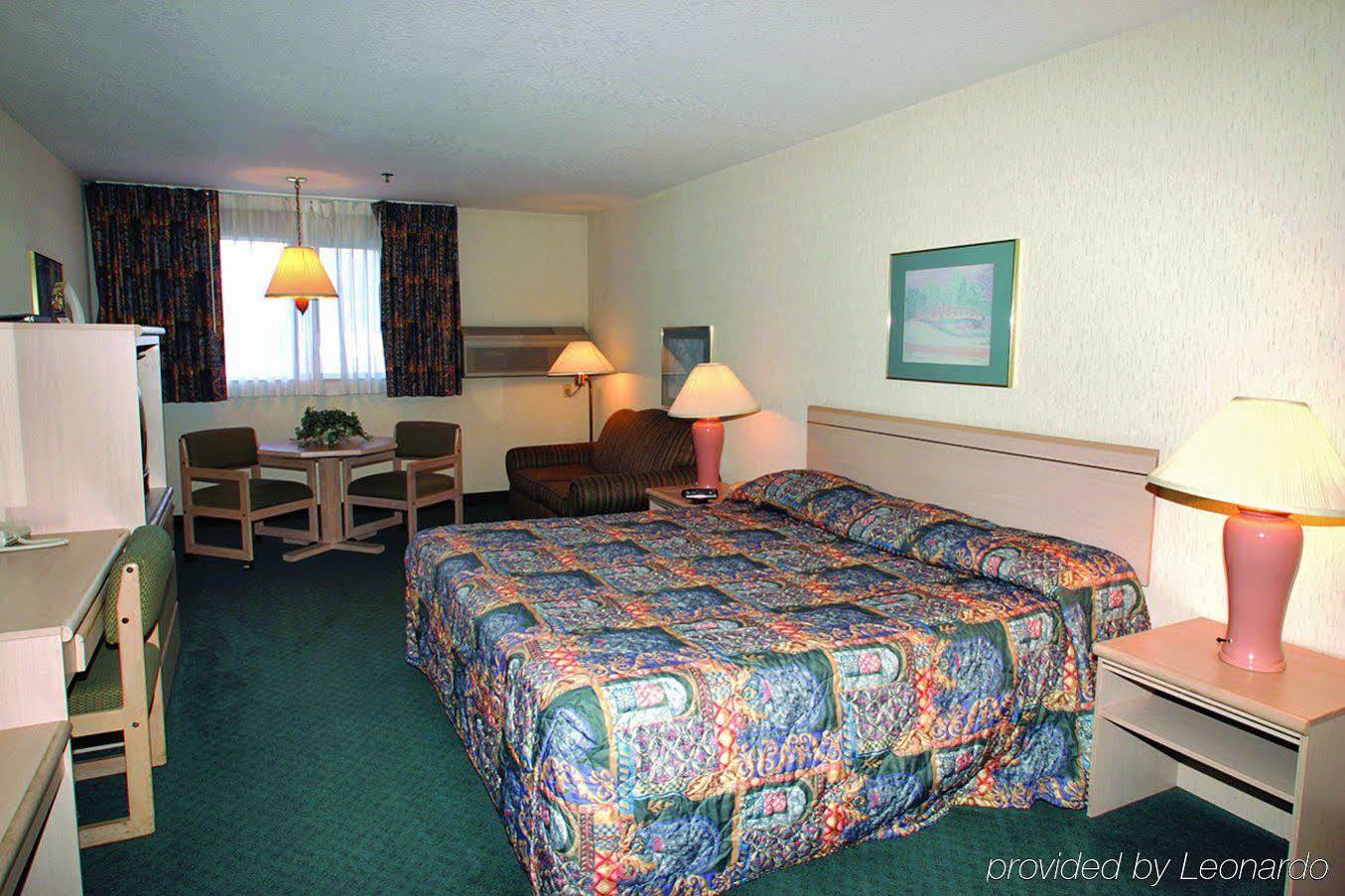 Shilo Inn Suites Hotel - Nampa Suites Habitación foto